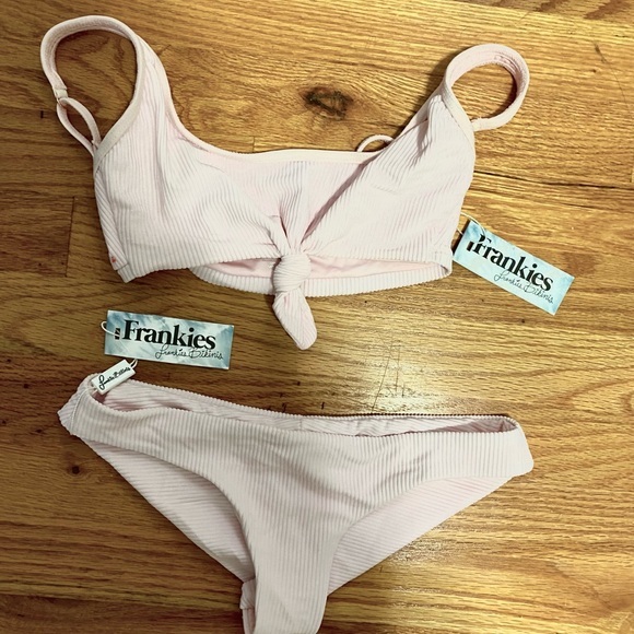 FRANKIES BIKINIS PINK BIKINI 👙 - Picture 3 of 4